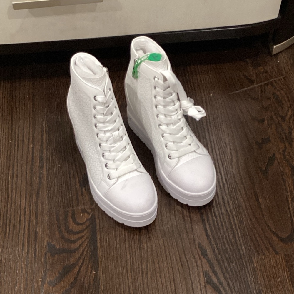 DKNY White Lace-Up High-Top Platform Boots